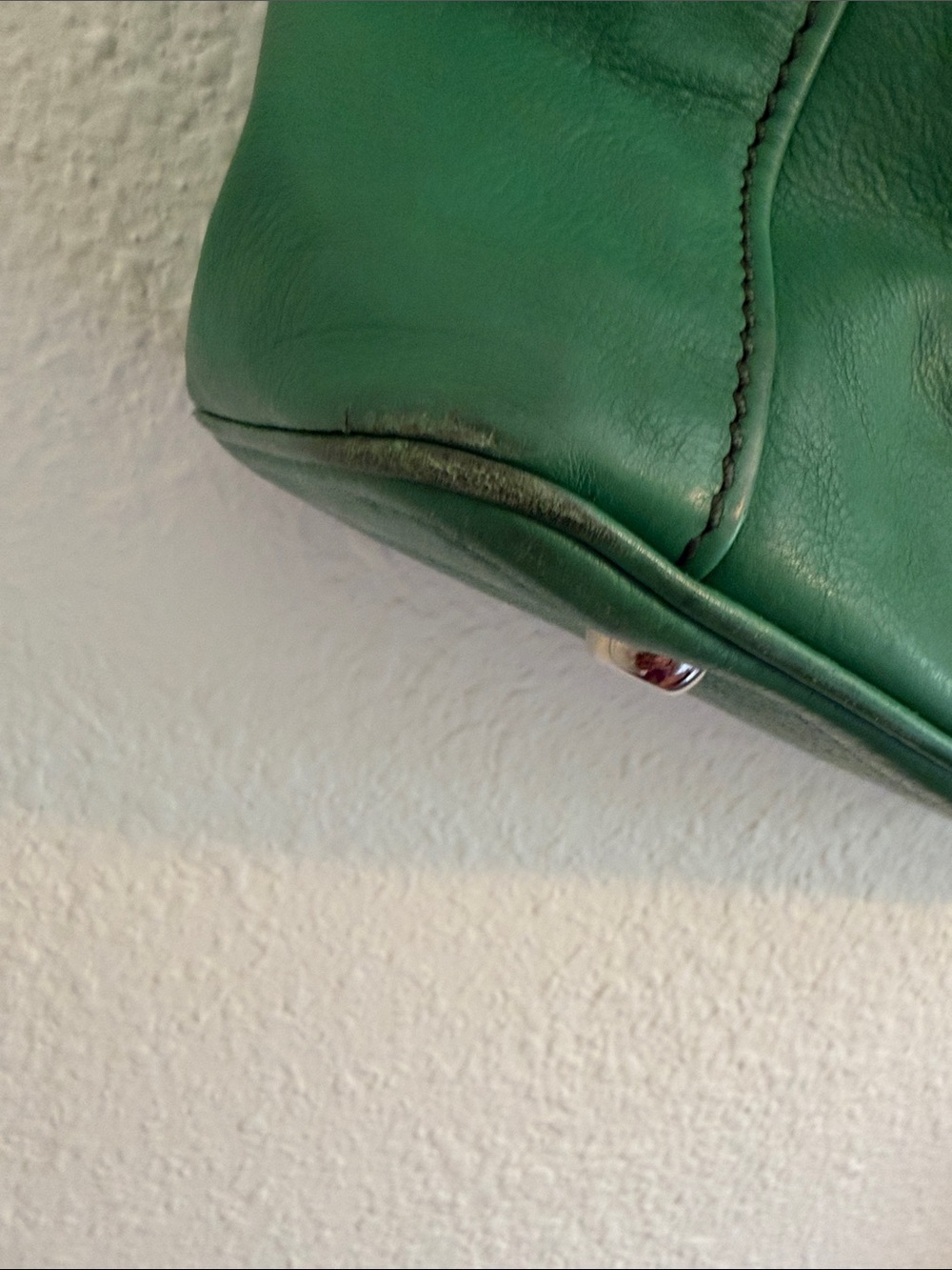 Vintage Y2K Marc Jacobs Green Leather Women's Tote Bag with Front Pockets. - Picture 4 of 11